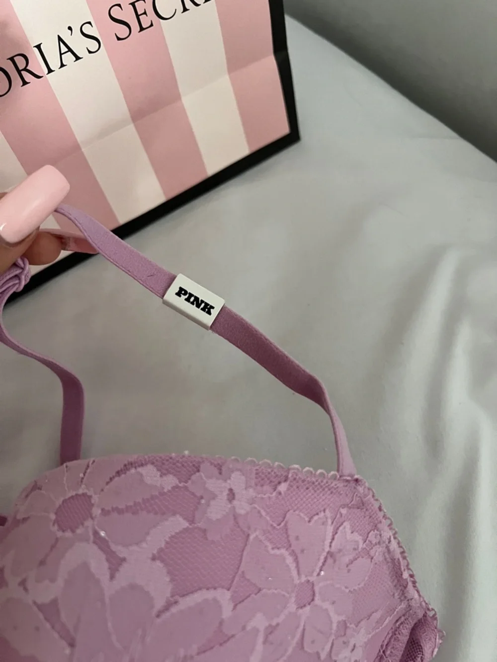 Victoria's Secret Pink Lace Push-Up Bra - Picture 8 of 9